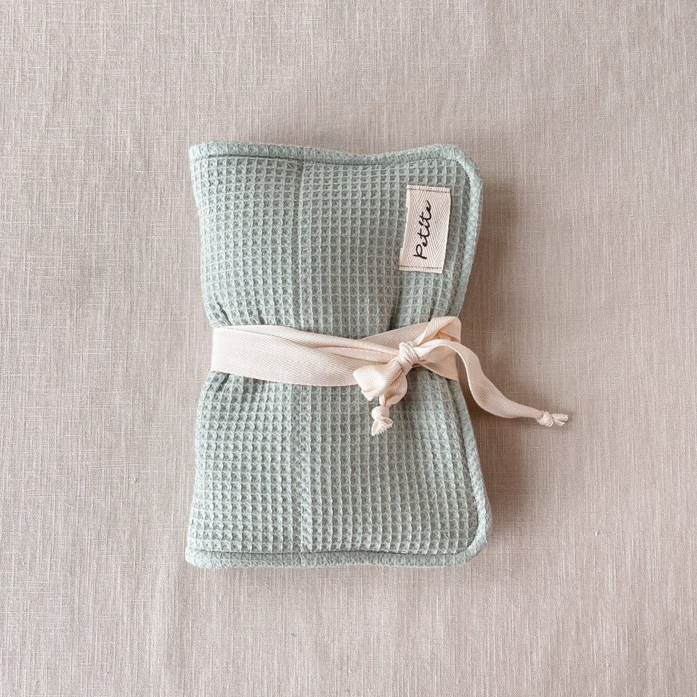 
                      
                        Newborn set / soft waffle - sage
                      
                    