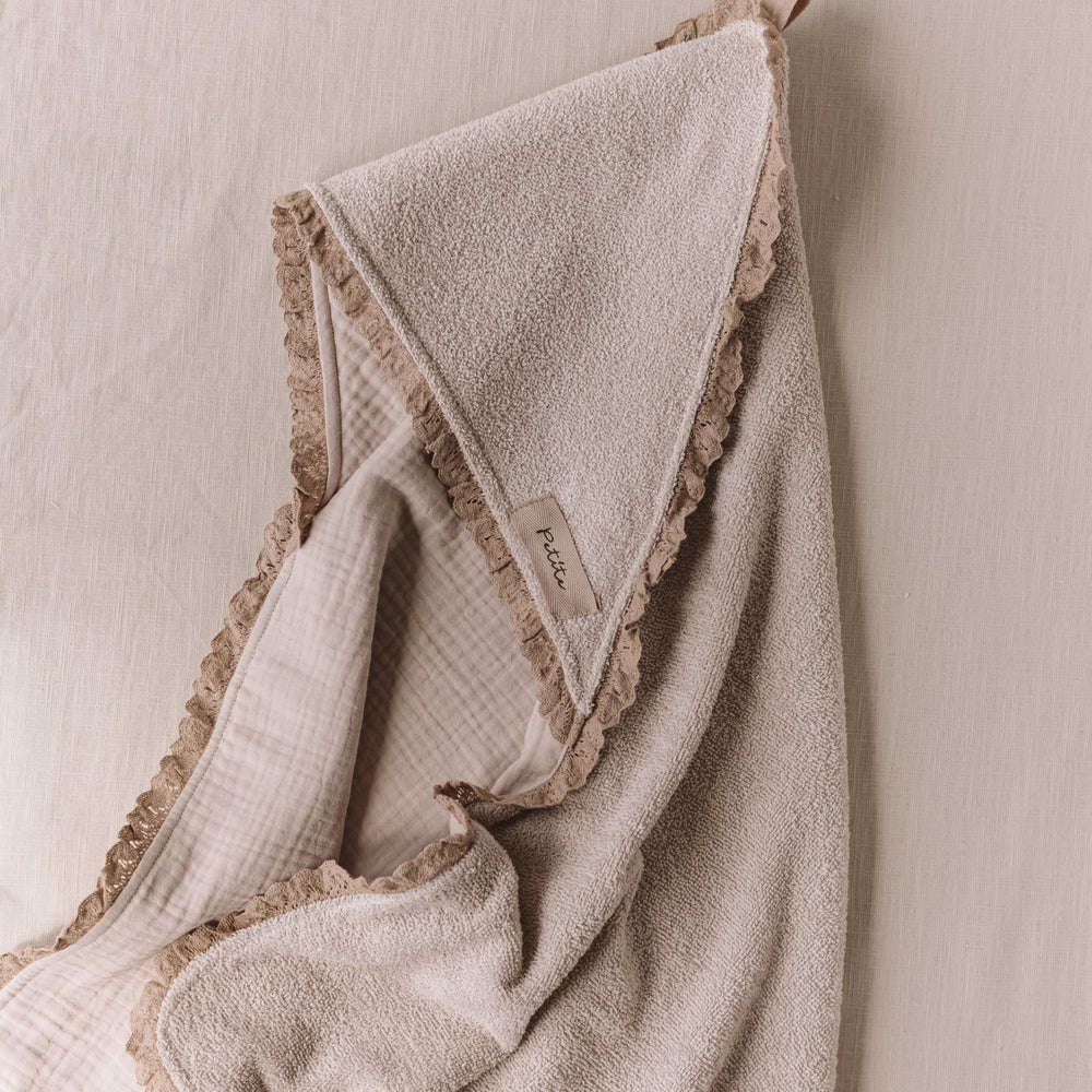 
                      
                        Baby Hooded towel  /  light beige + lace
                      
                    