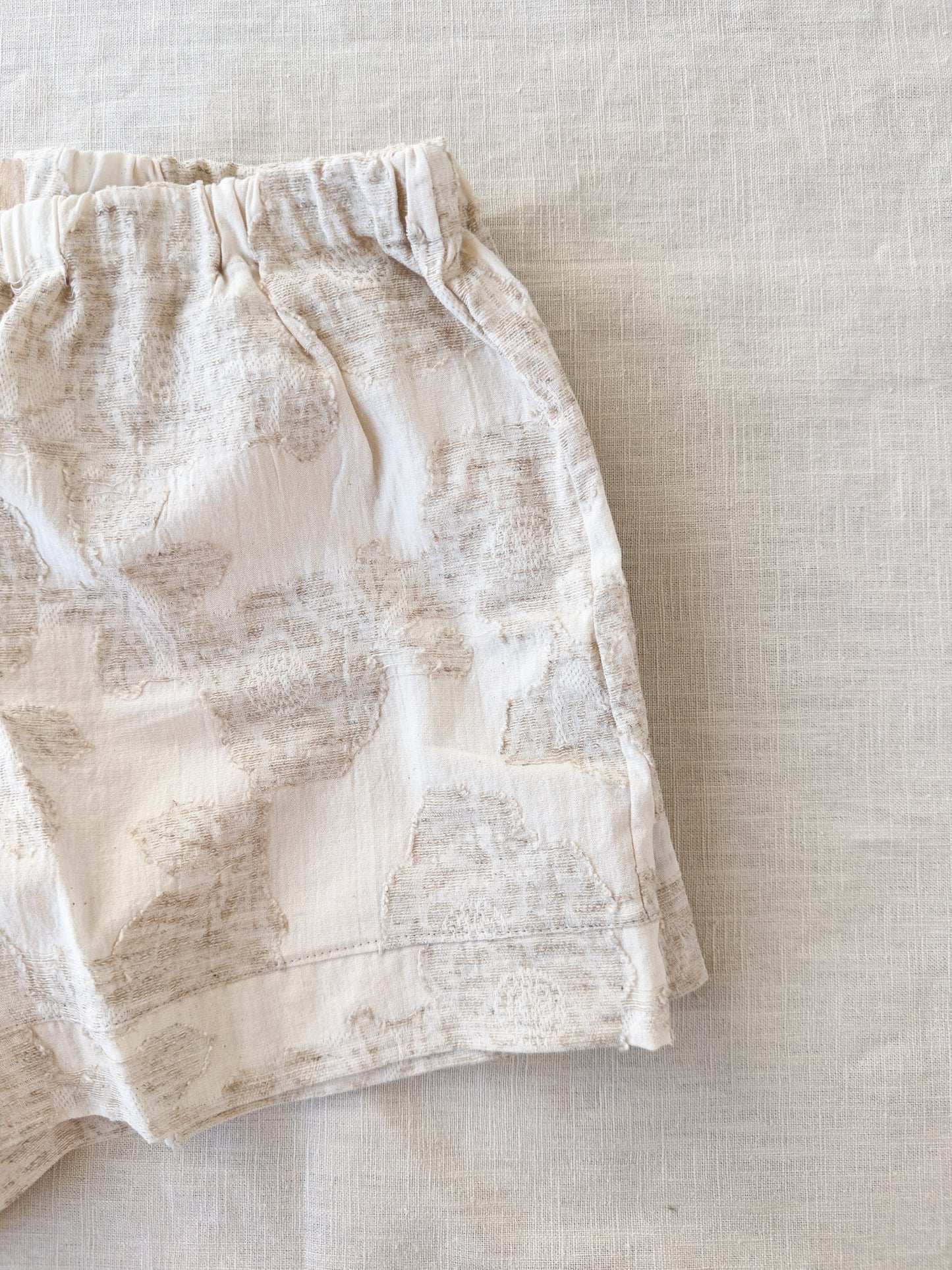 Load image into Gallery viewer, Loungewear shorts / cotton embroidery
