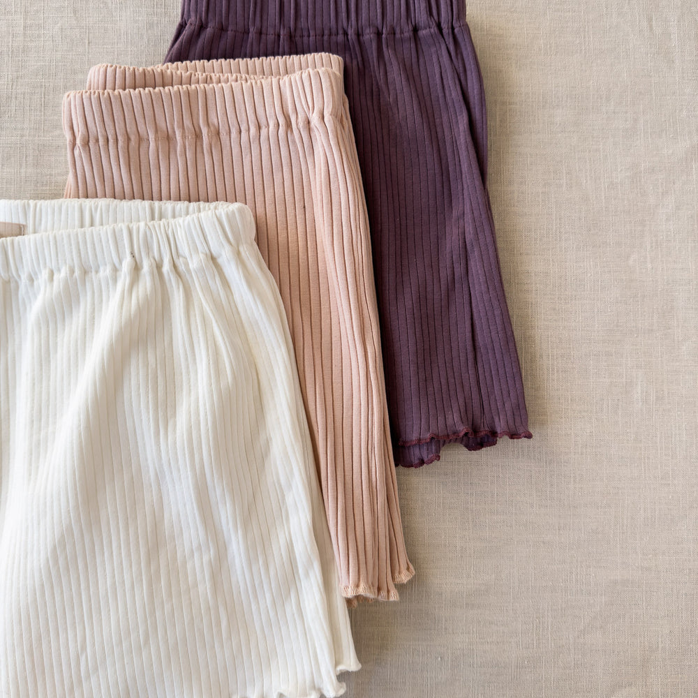 
                      
                        Loungewear shorts / ribbed
                      
                    