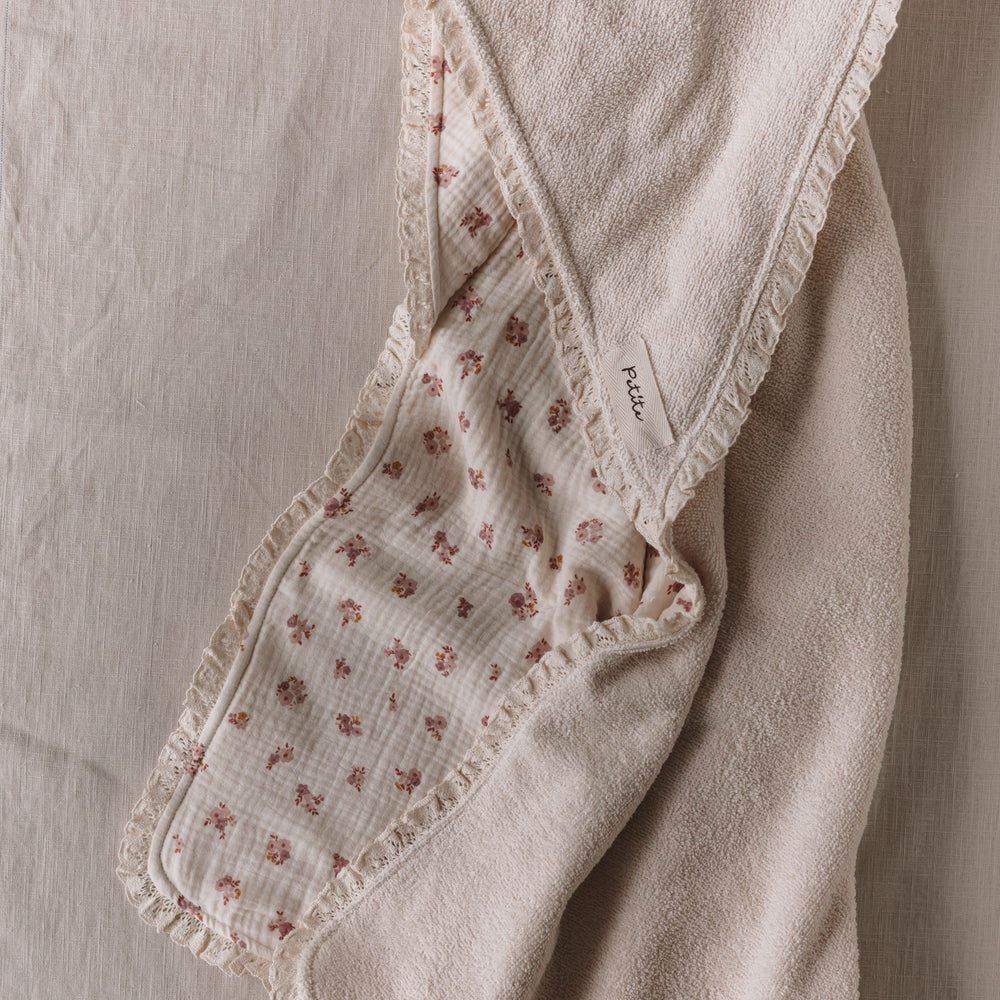 
                      
                        Baby Hooded towel  /  ecru floral + lace
                      
                    