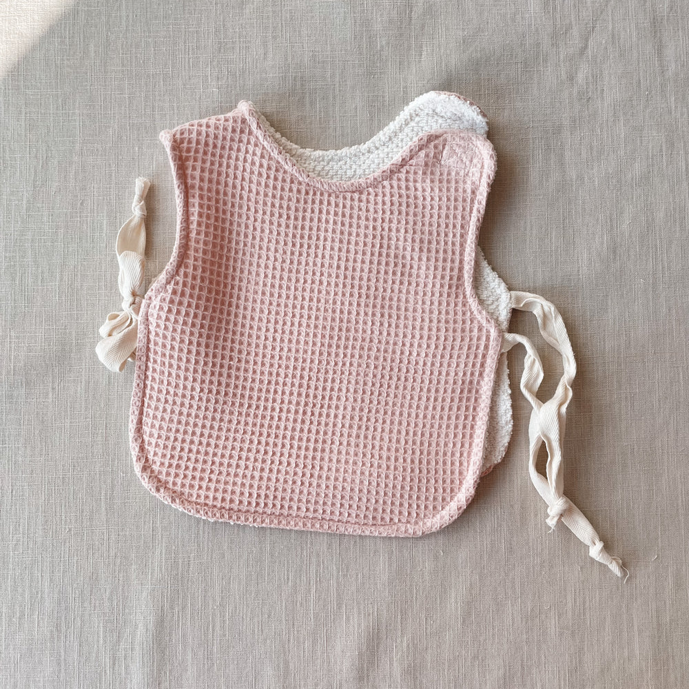 Baby & toddler bib / blush