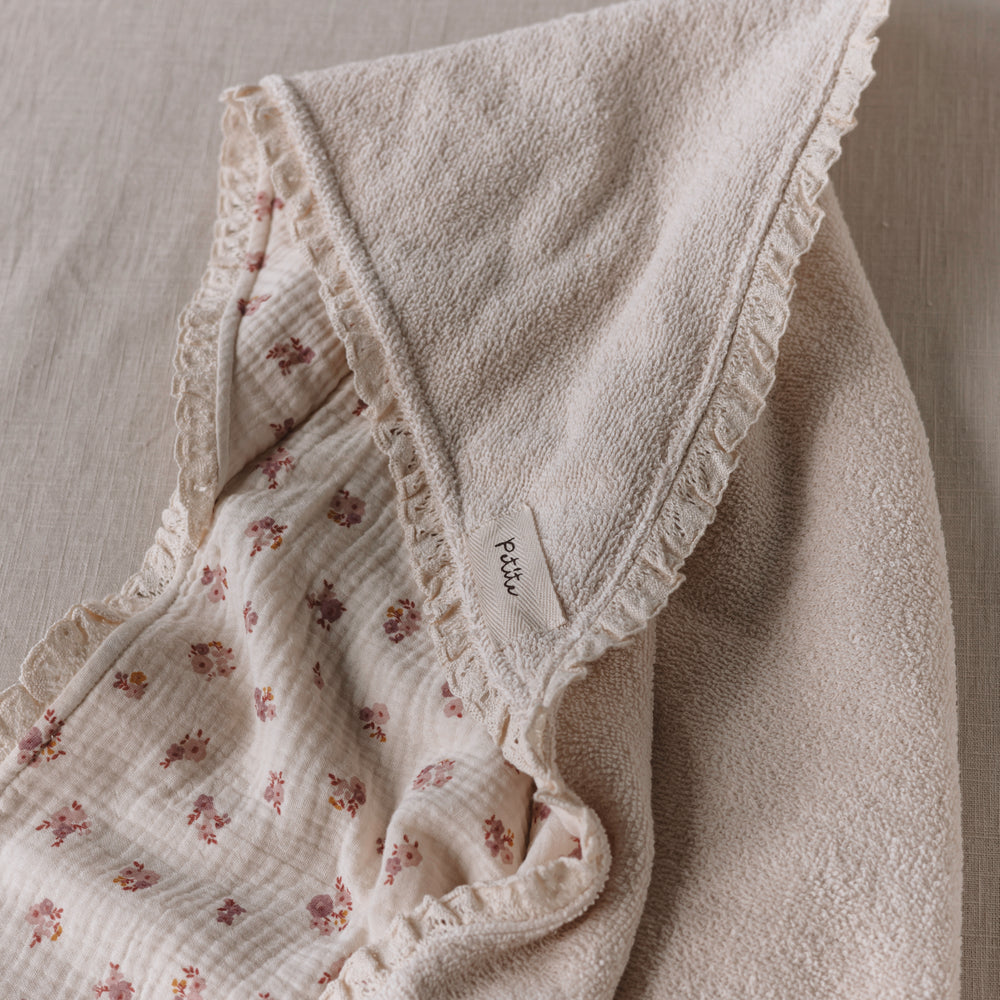 
                      
                        Baby Hooded towel  /  ecru floral + lace
                      
                    