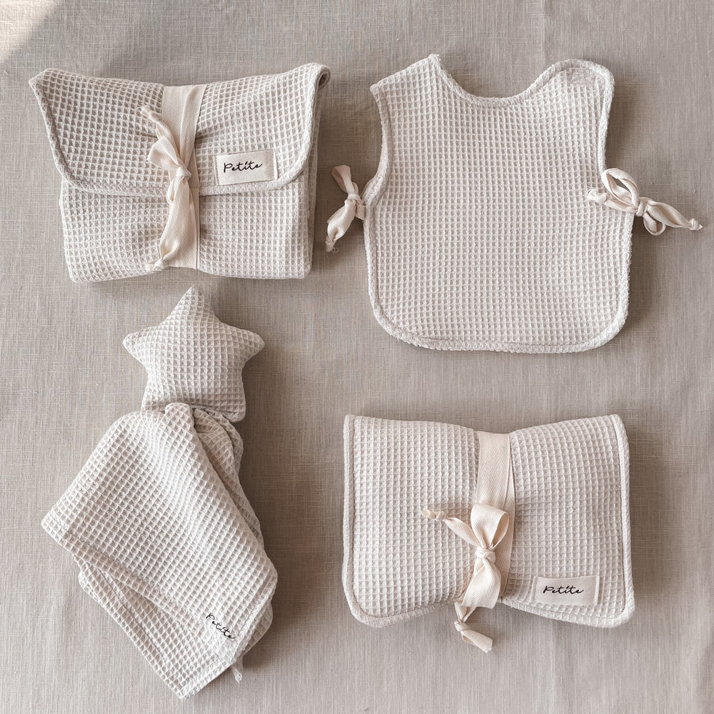 
                      
                        Little star cuddle cloth / oat
                      
                    