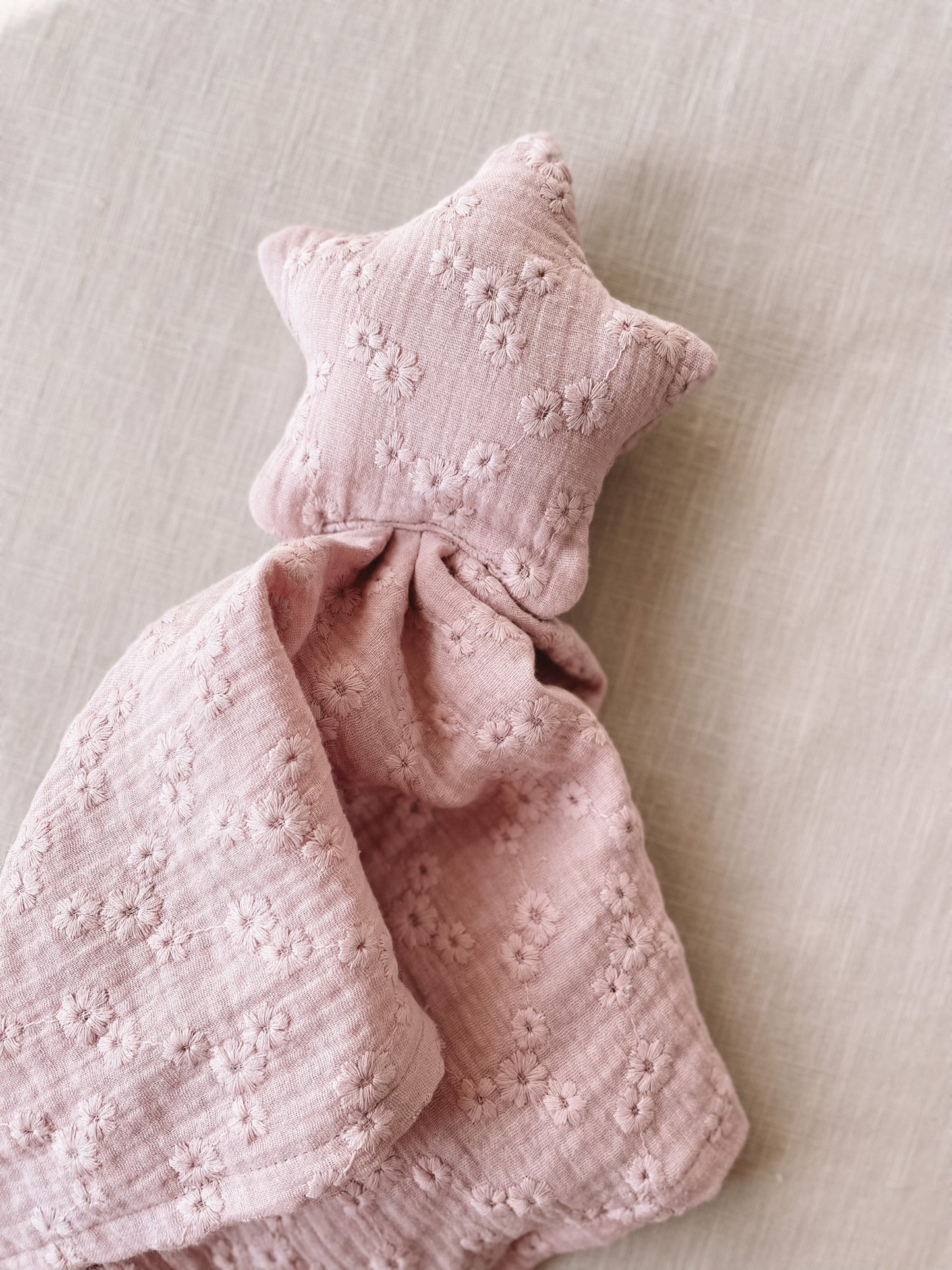 Little star cuddle cloth / embroidered blush