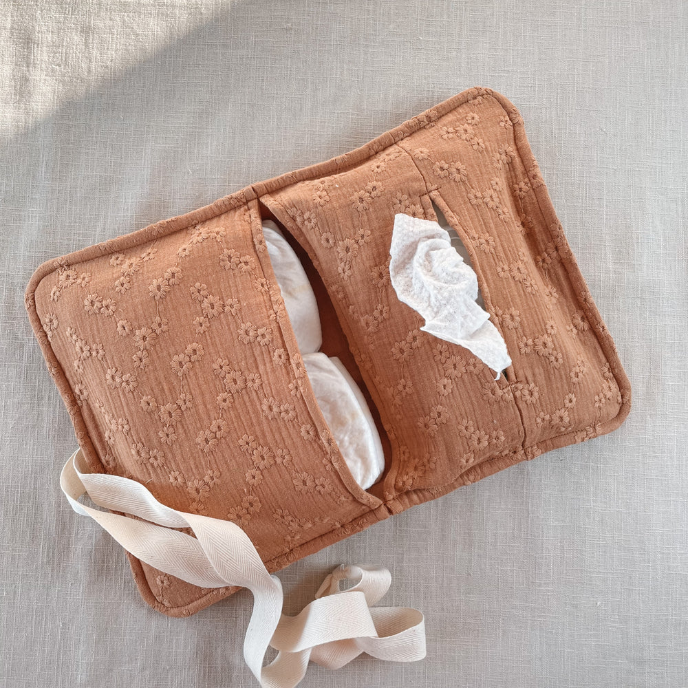 
                      
                        Diaper bag / embroidered caramel
                      
                    