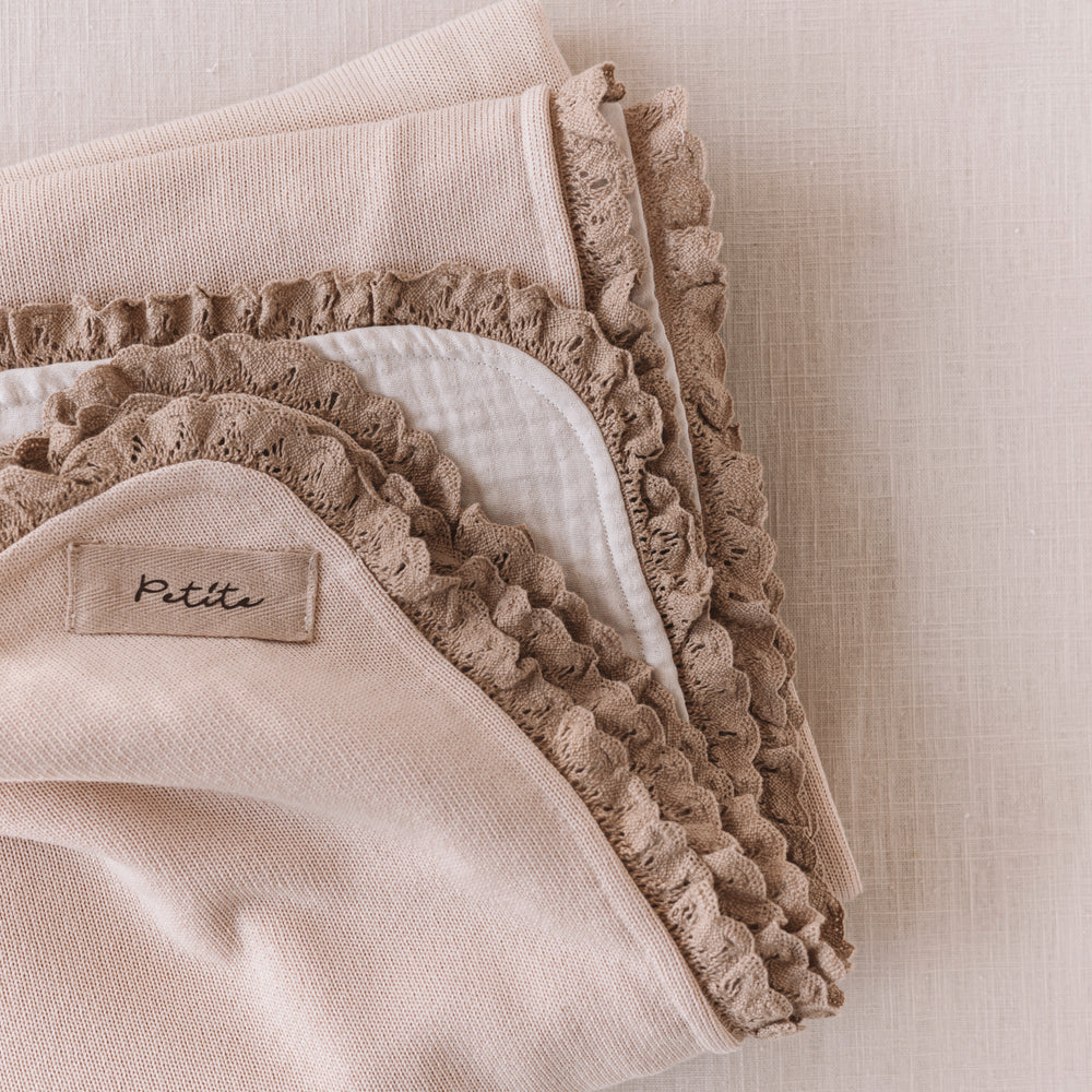 Knit + Muslin Blanket /  light beige + lace