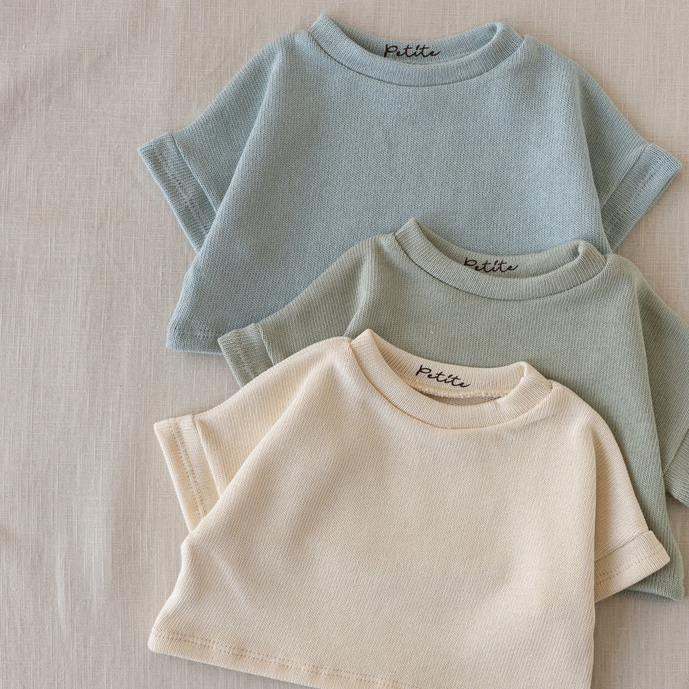 
                      
                        Knit t-shirt / pastel
                      
                    