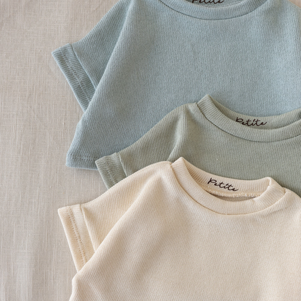 
                      
                        Knit t-shirt / pastel
                      
                    