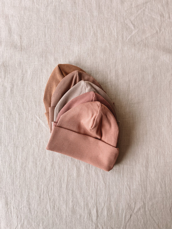 Load image into Gallery viewer, Baby beanie / ribbed earth tones
