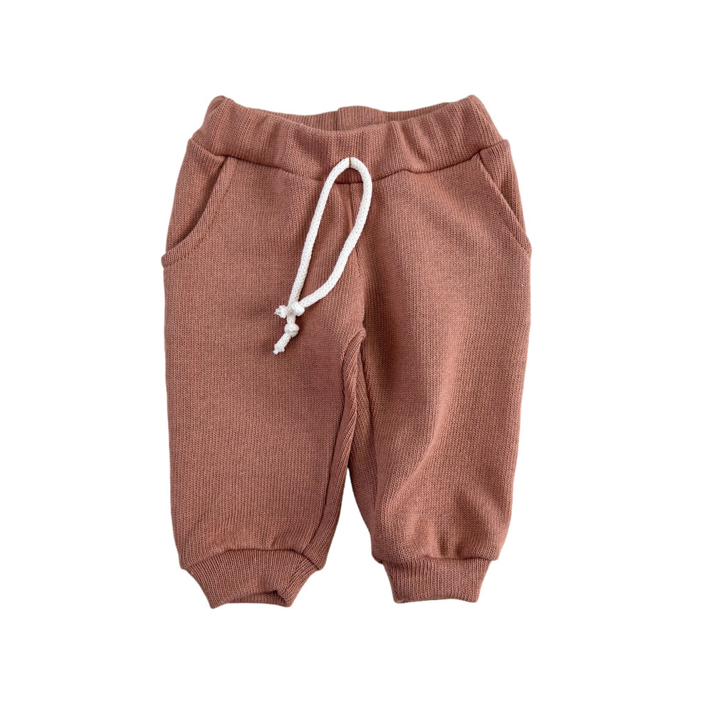 
                      
                        Knit sweatpants / Clay
                      
                    