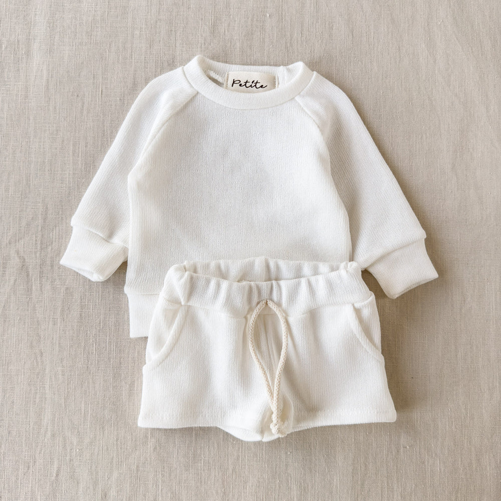 
                      
                        Knit shorts / ivory
                      
                    