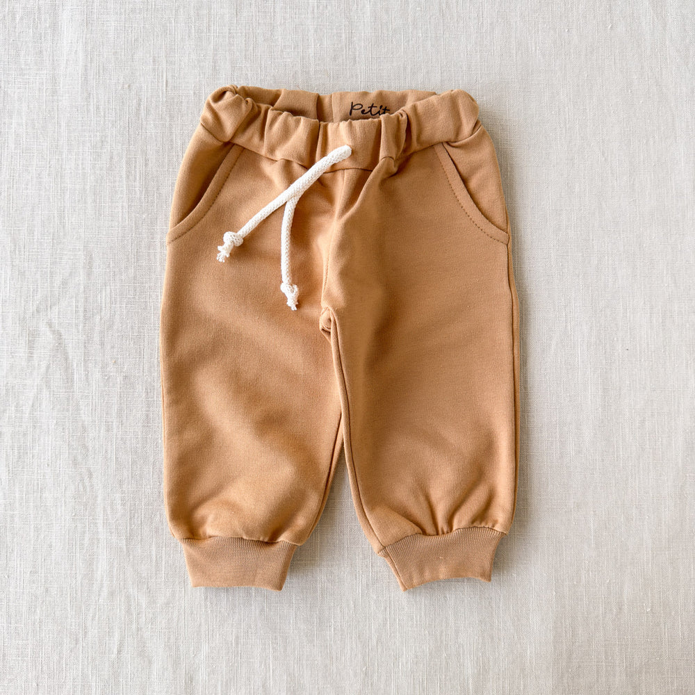 
                      
                        Cotton sweatpants / cinnamon
                      
                    