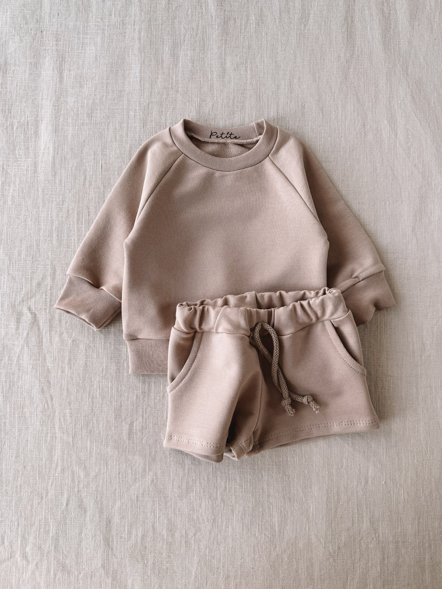 Cotton shorts / dark beige