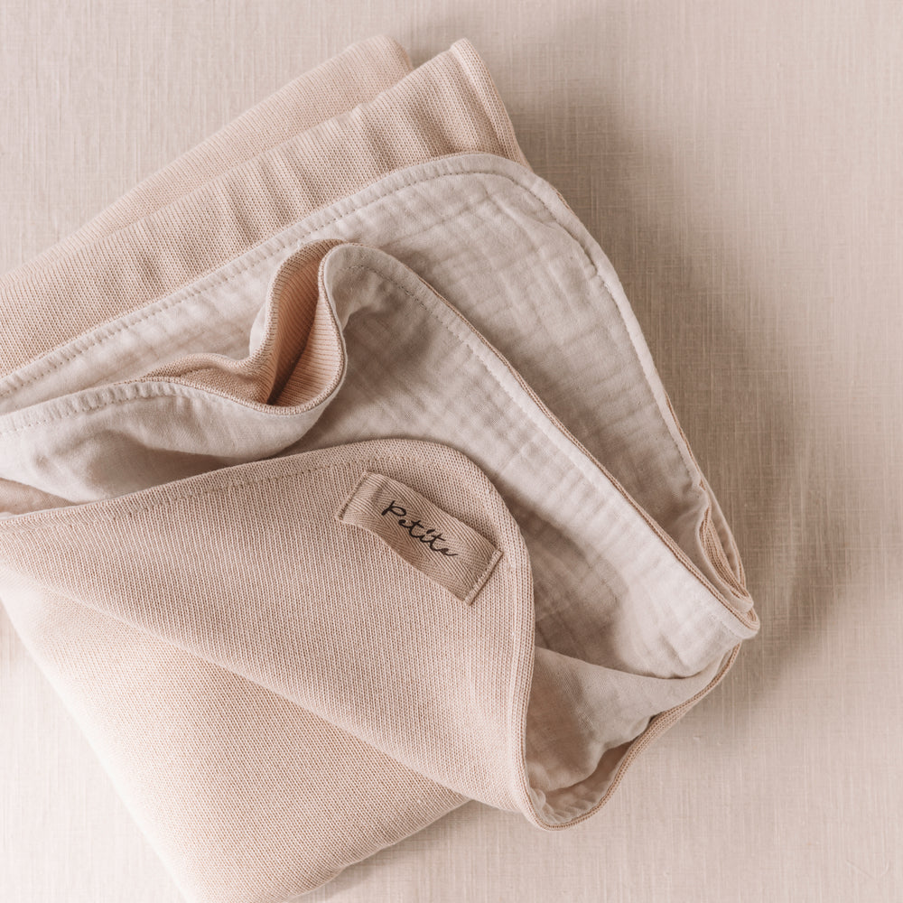 
                      
                        Knit + Muslin Blanket / light beige
                      
                    