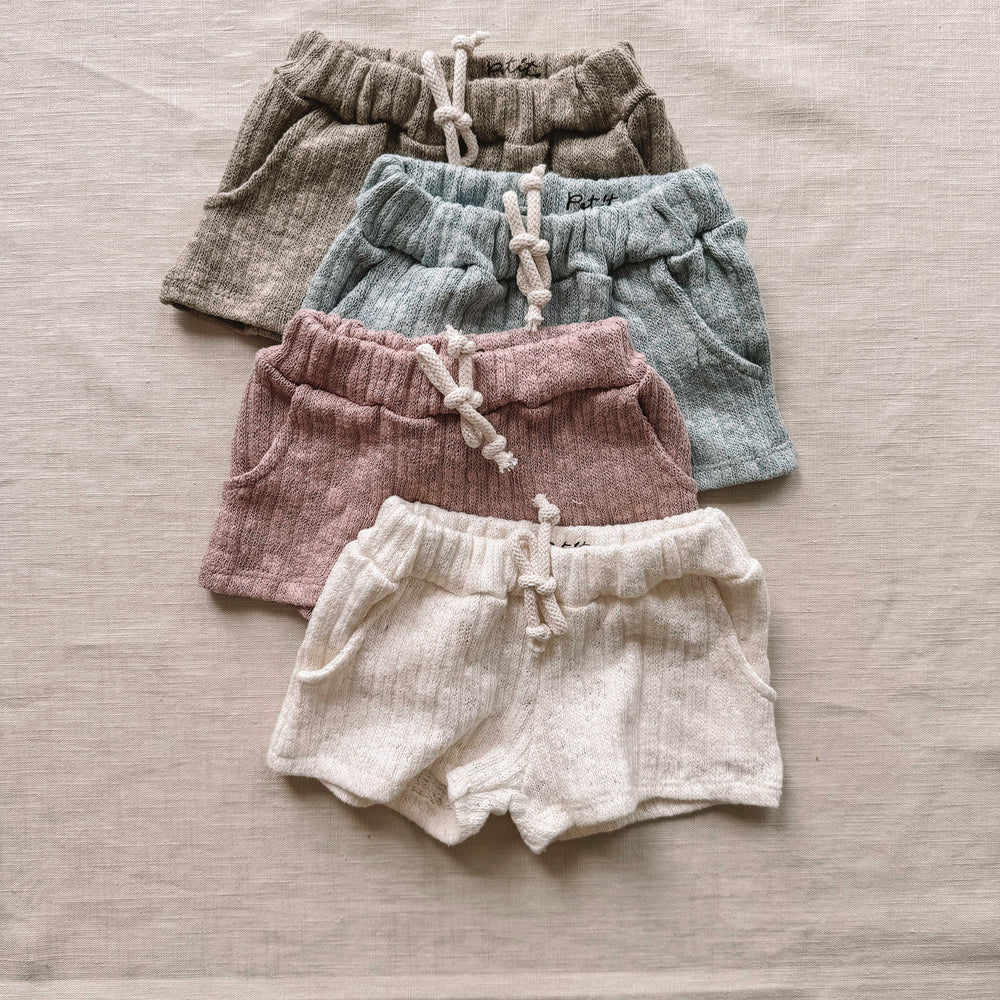 
                      
                        Knit shorts - ecru
                      
                    