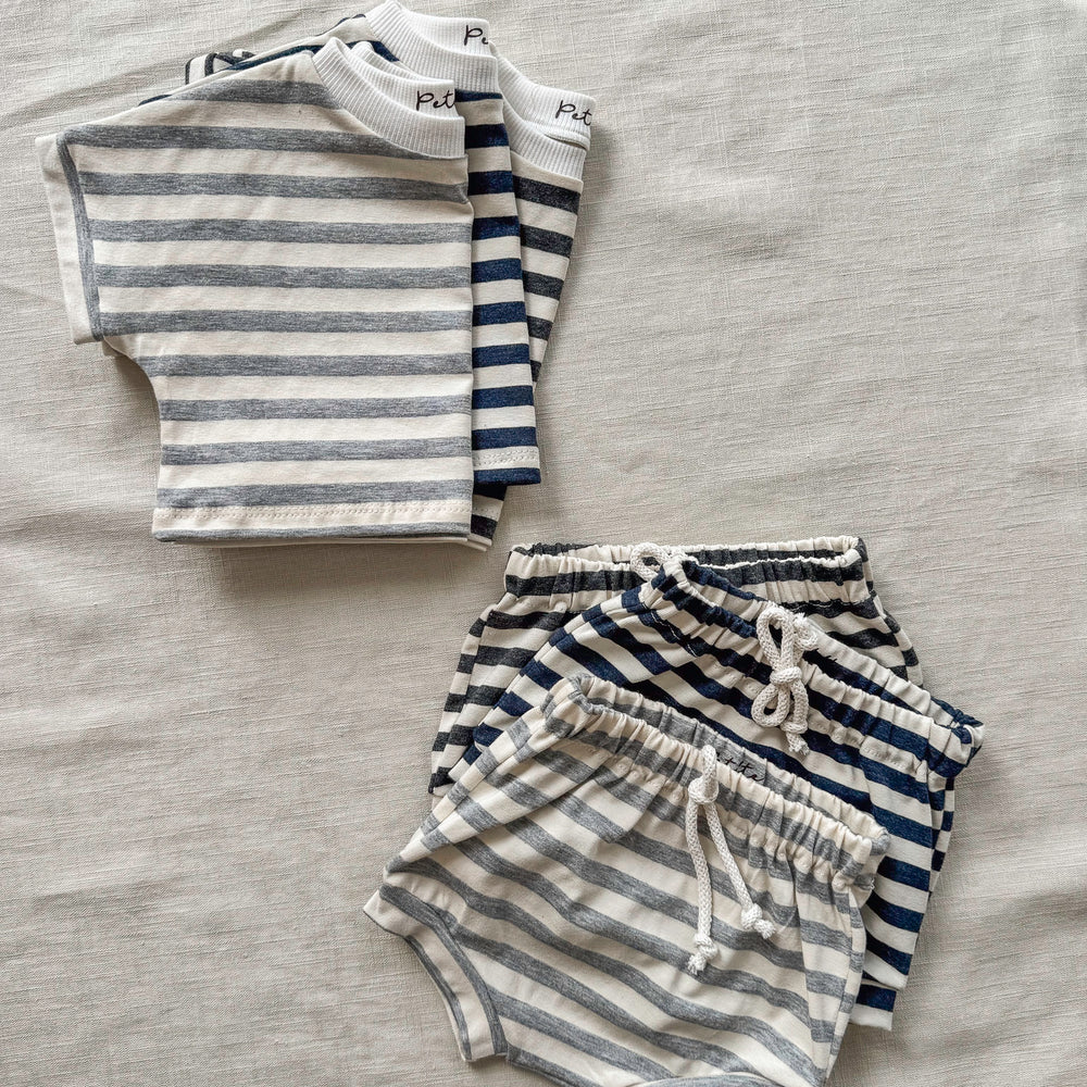 
                      
                        Cotton t-shirt / summer stripes
                      
                    