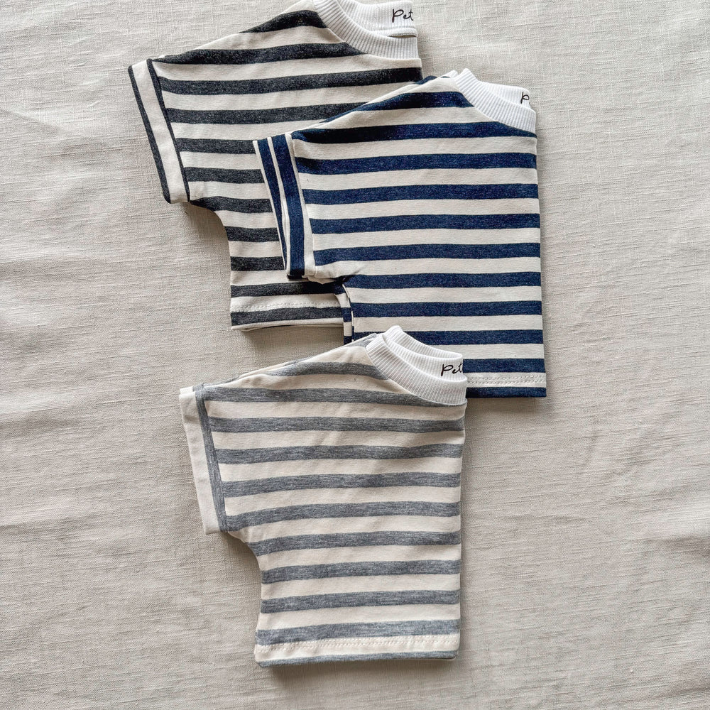 
                      
                        Cotton t-shirt / summer stripes
                      
                    