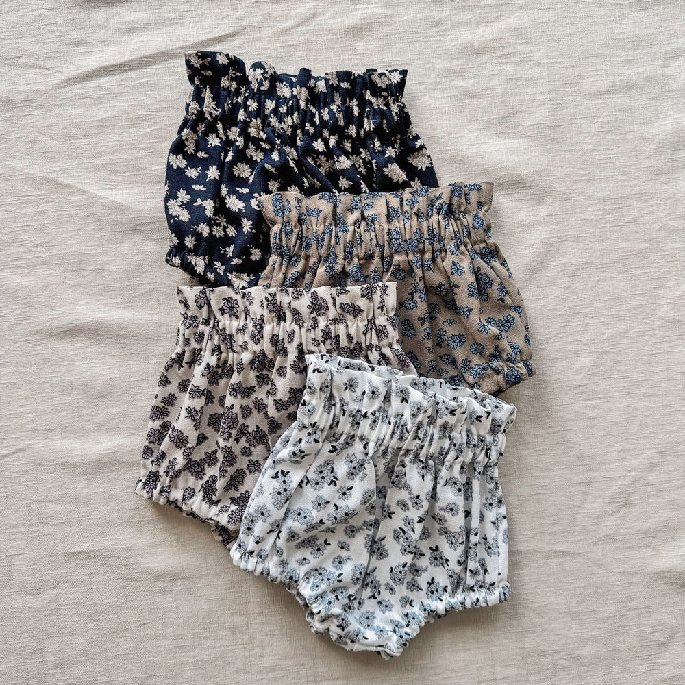 Baby bloomers / lan - tiny flowers - navy