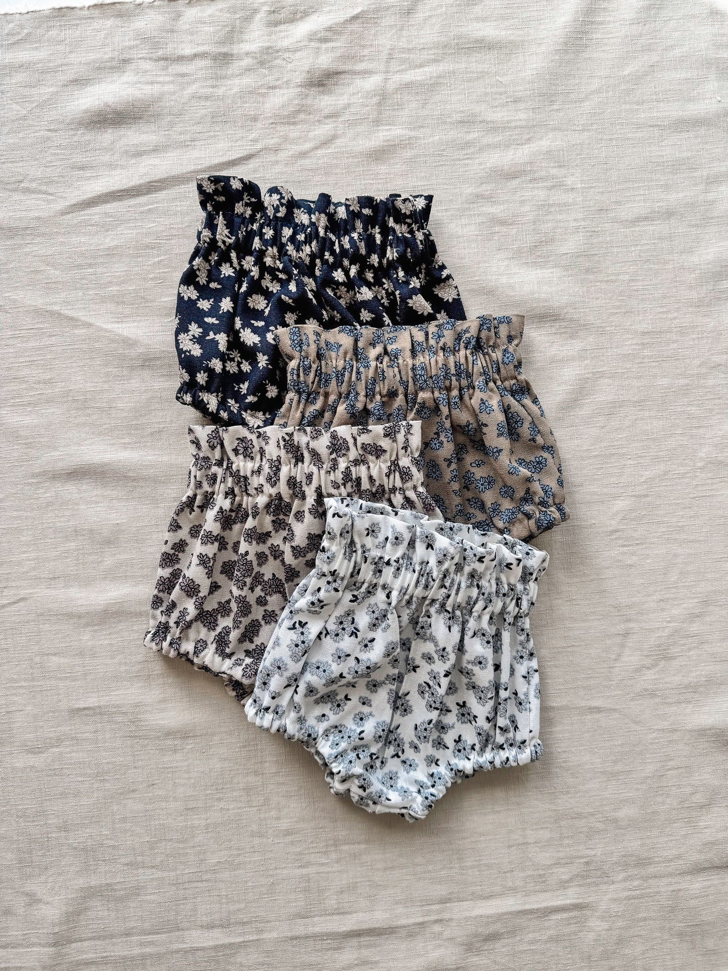 Baby bloomers / lan - tiny flowers - navy