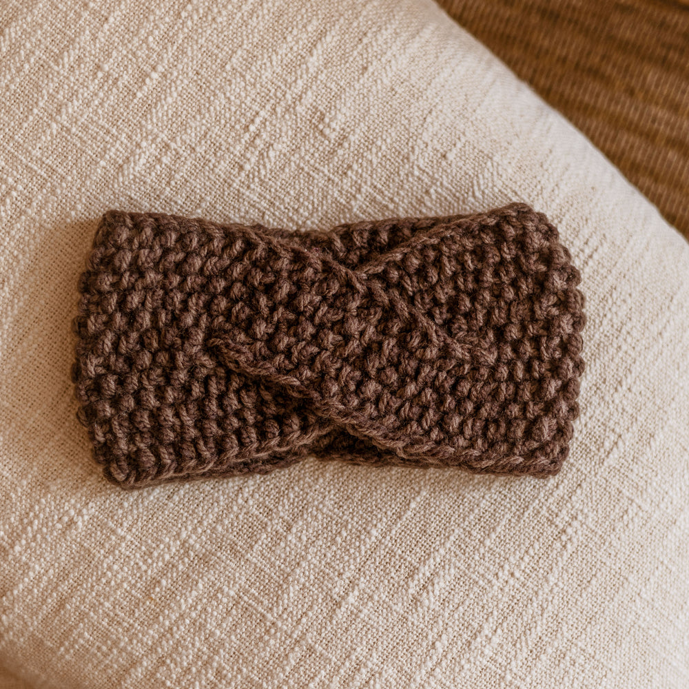 
                      
                        Knitted headband  / chocolate
                      
                    