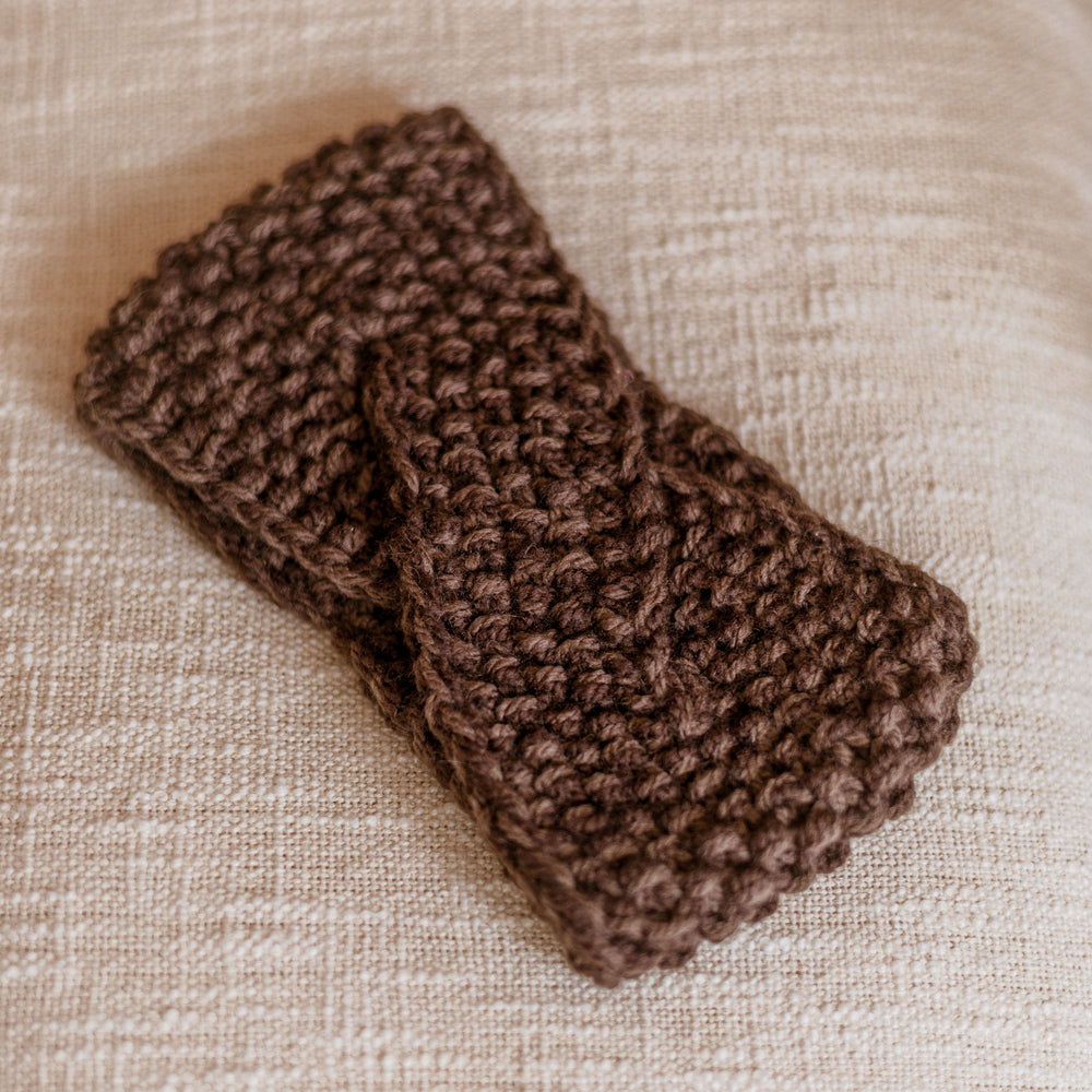 
                      
                        Knitted headband  / chocolate
                      
                    