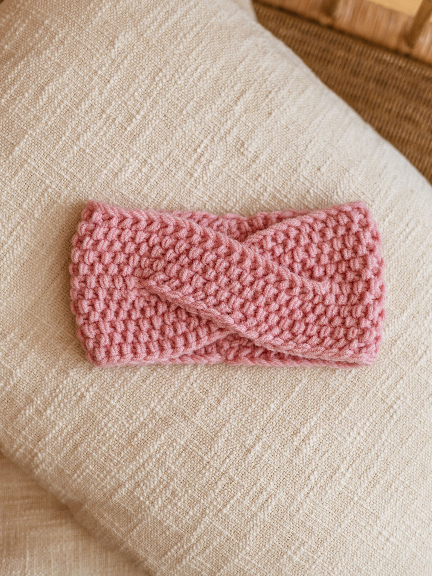 Knitted headband  / Rose