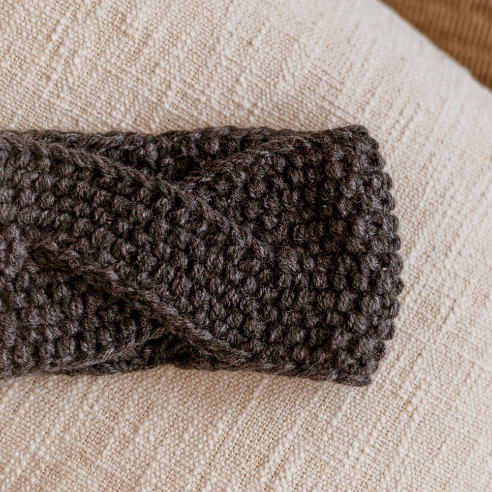 
                      
                        Knitted headband  / Dark grey
                      
                    