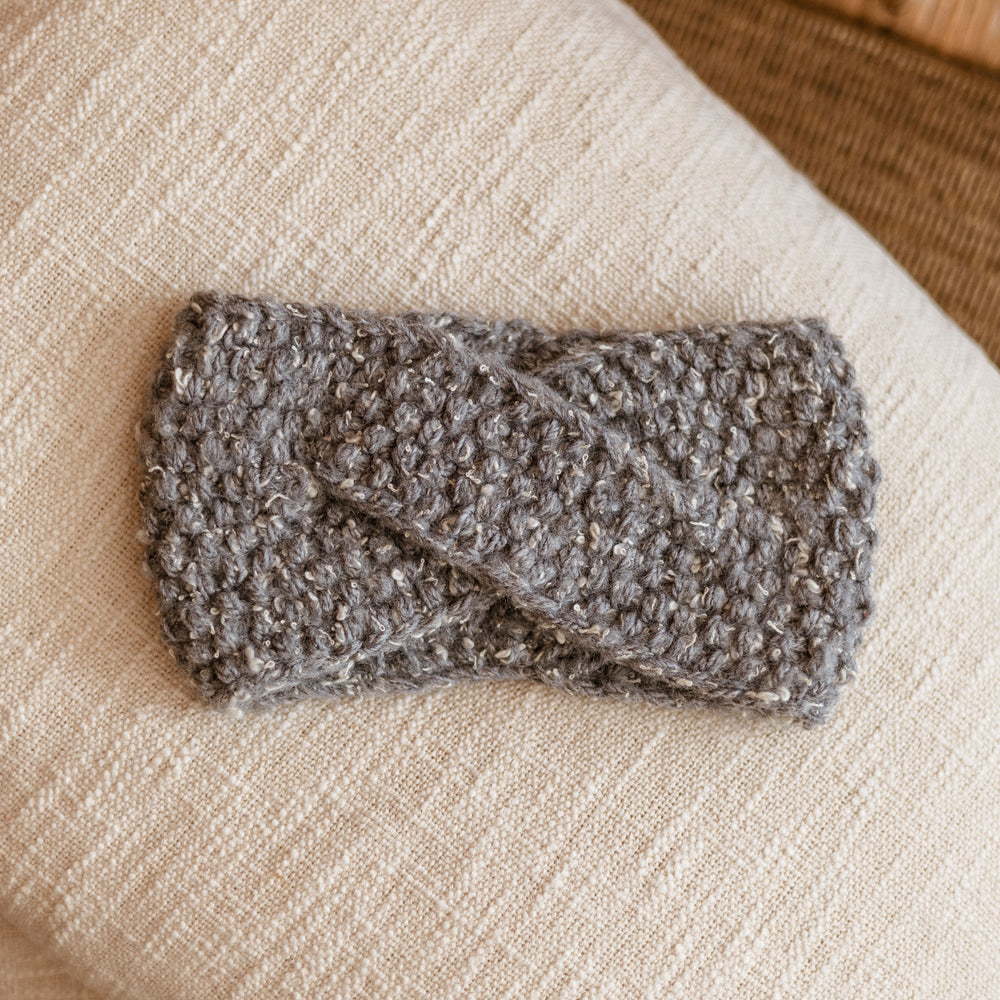 
                      
                        Knitted headband  / Melange Grey
                      
                    