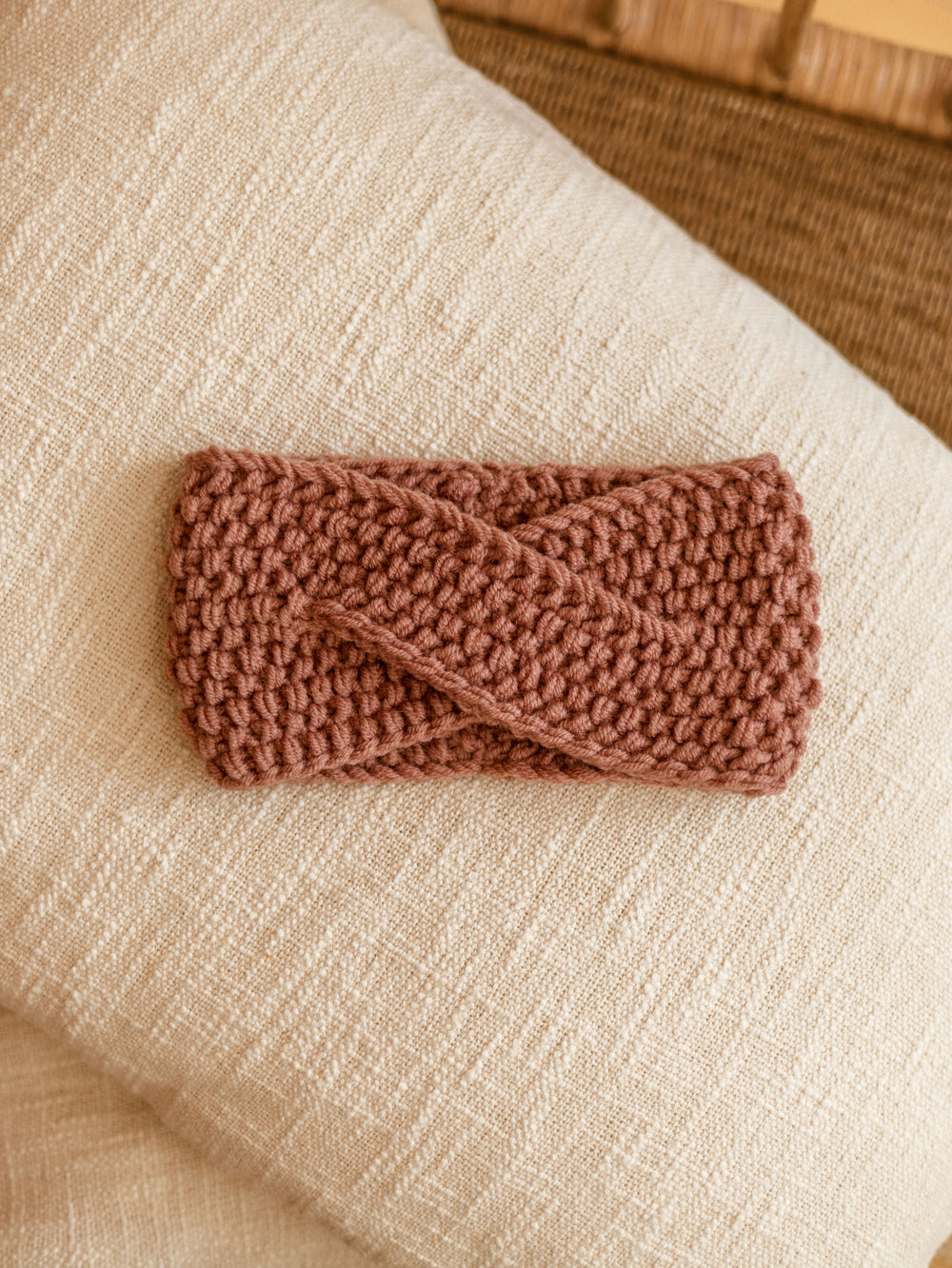 Knitted headband  / Vintage rose