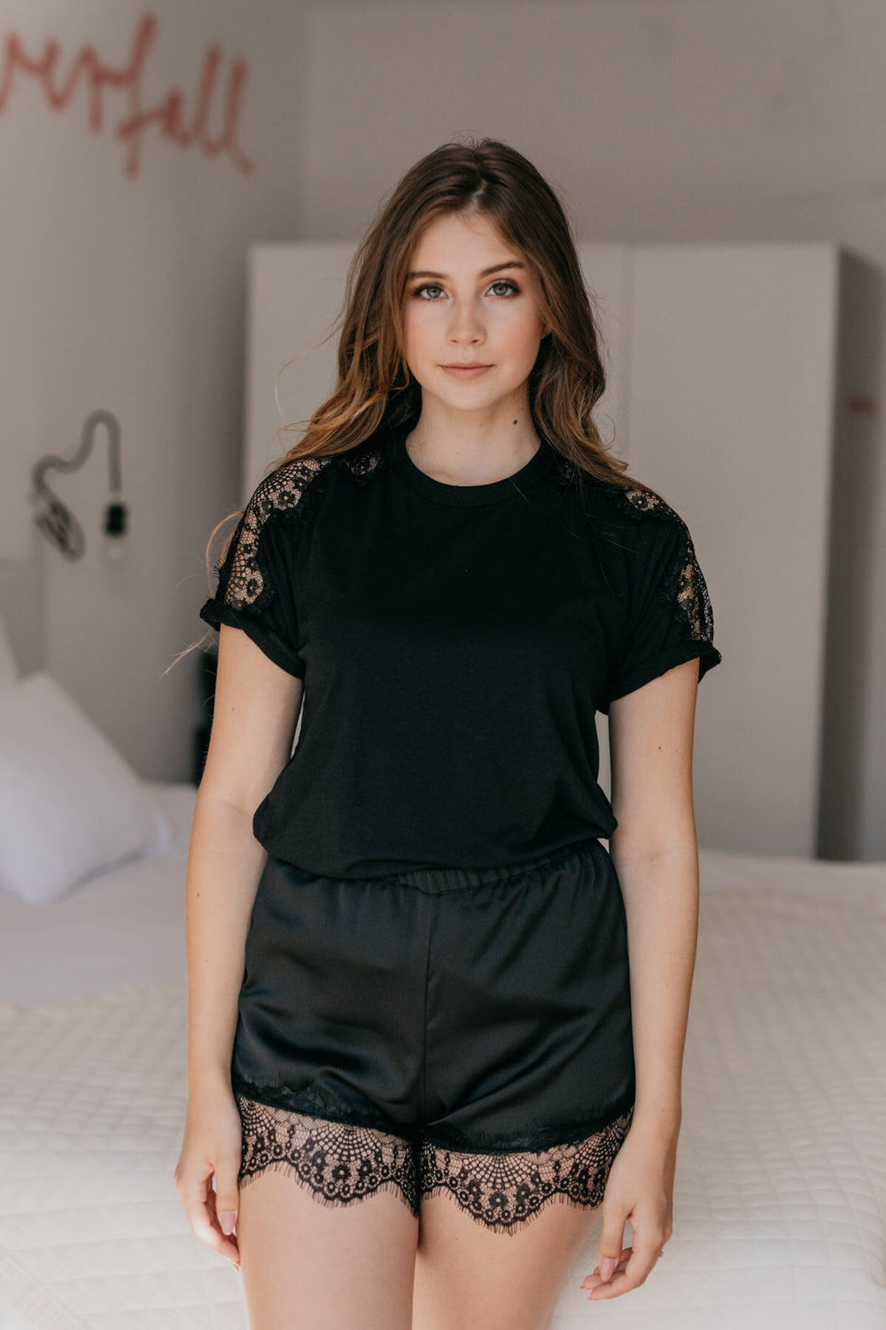 Crepe satin and lace shorts / black