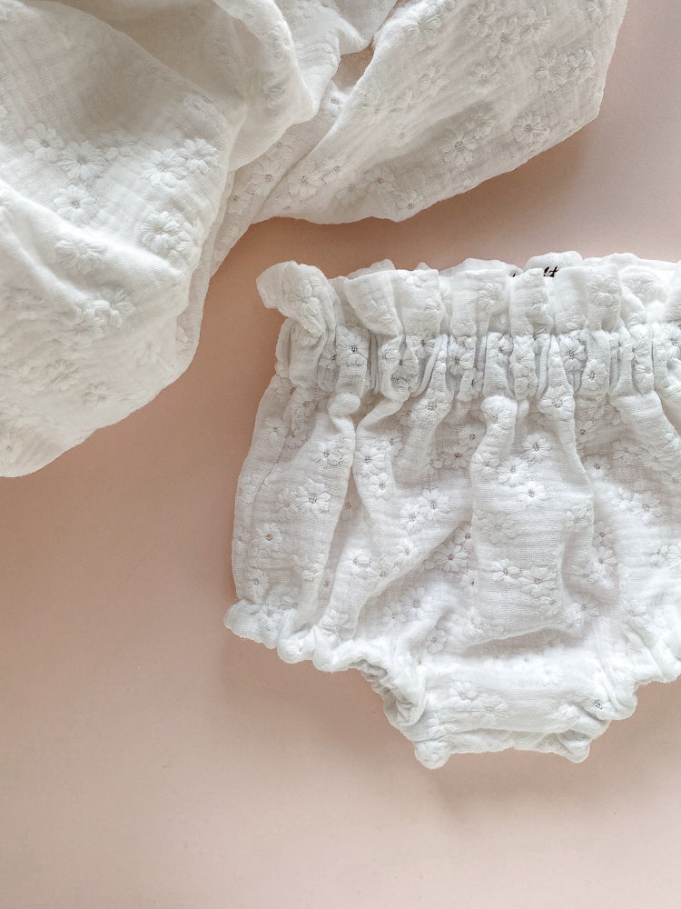 Baby bloomers / embroidered flowers