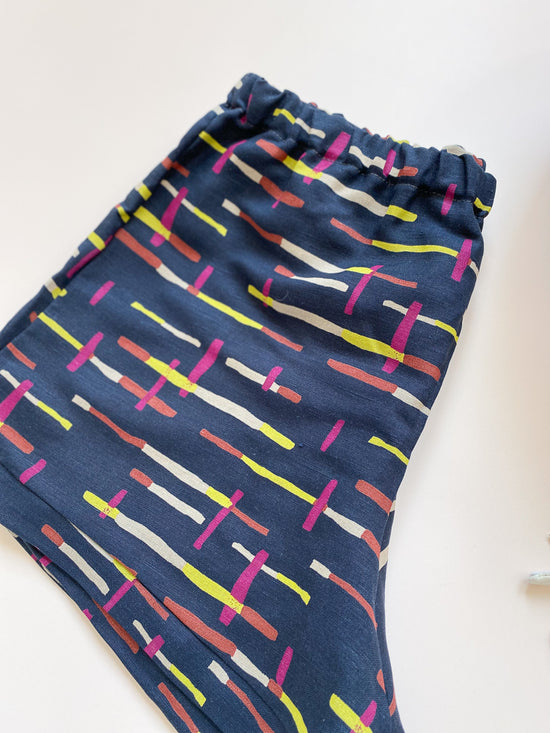 Loungewear shorts / linen - midnight stripes