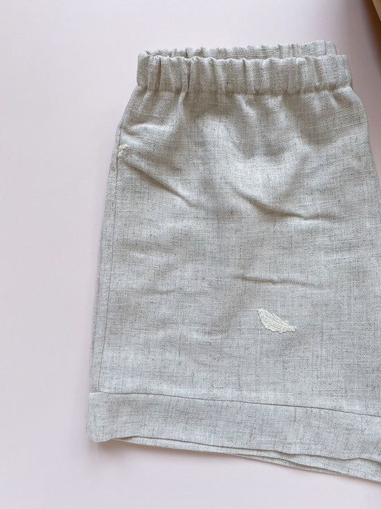 Load image into Gallery viewer, Loungewear shorts / embroidered leaves linen
