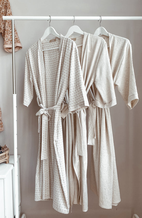 Loungewear robe / embroidered linen