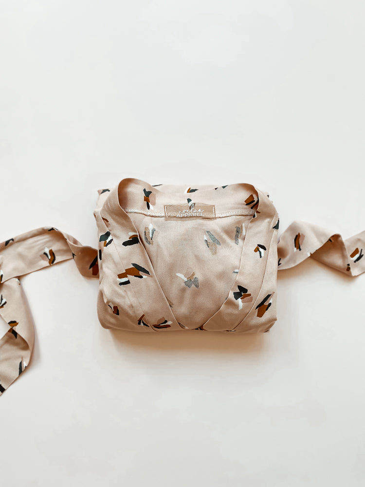 
                      
                        Viscose robe / blush dots
                      
                    
