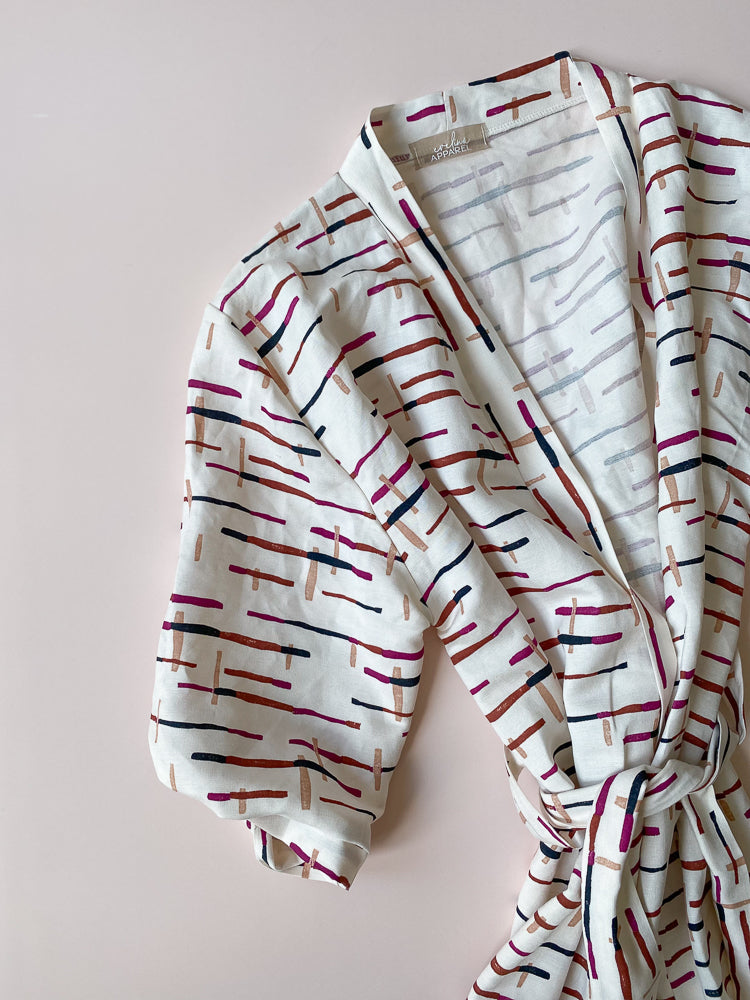 Load image into Gallery viewer, Loungewear robe / linen - ivory stripes
