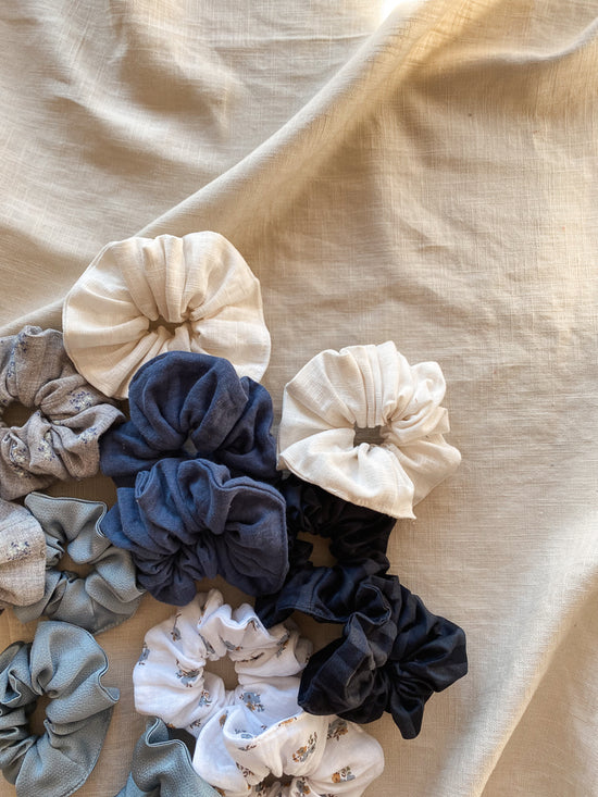 Wide muslin scrunchie /  blue vintage floral