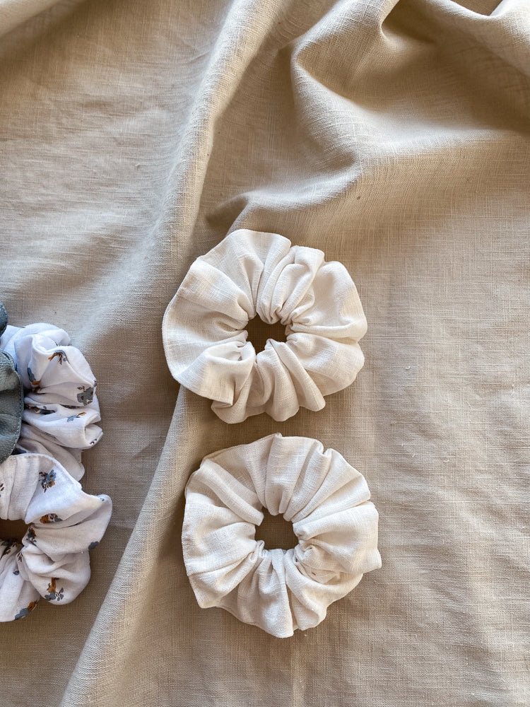 Wide satin scrunchie /  ivory