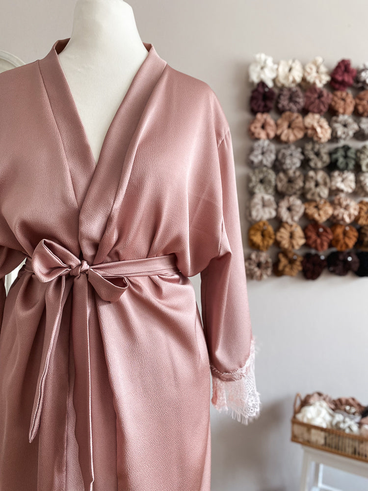 Satin + lace robe / rose