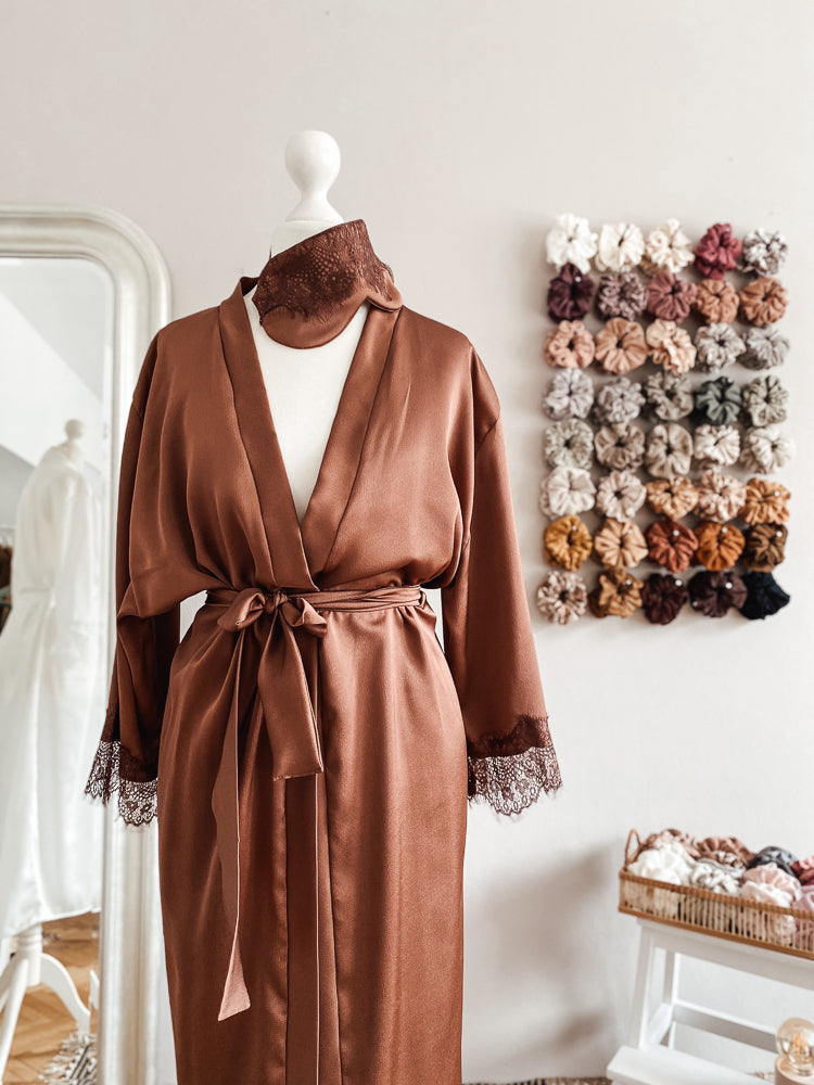 Satin + lace robe / hazelnut