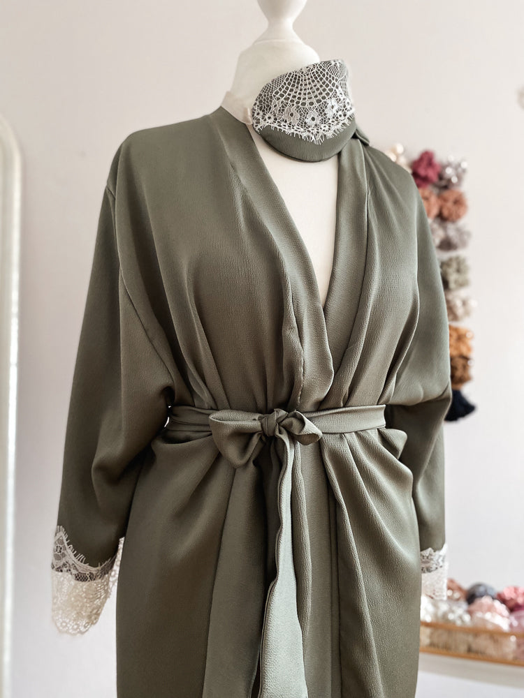 Satin + lace robe / olive