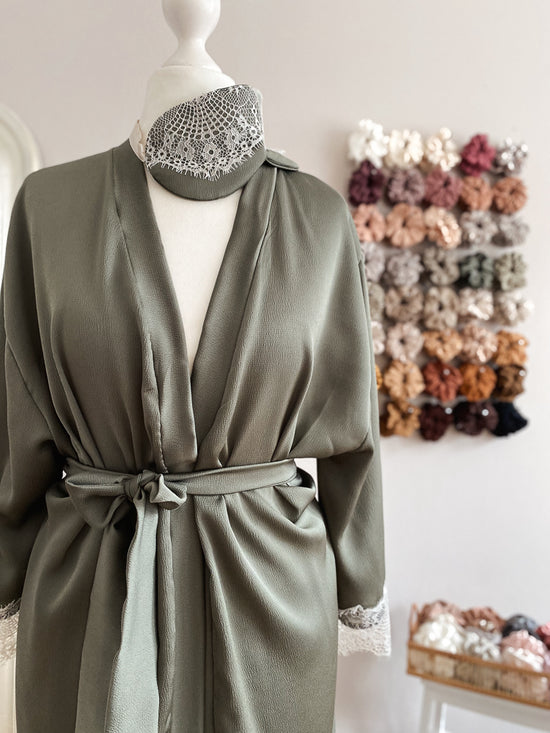 Satin + lace robe / olive