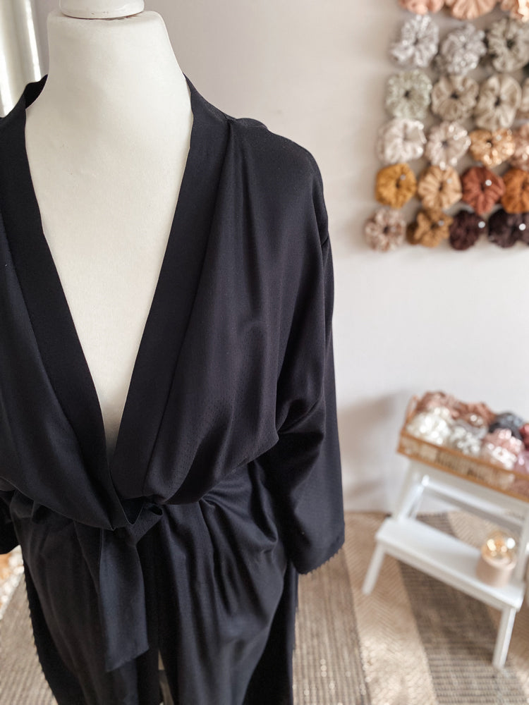 Load image into Gallery viewer, Viscose robe / black
