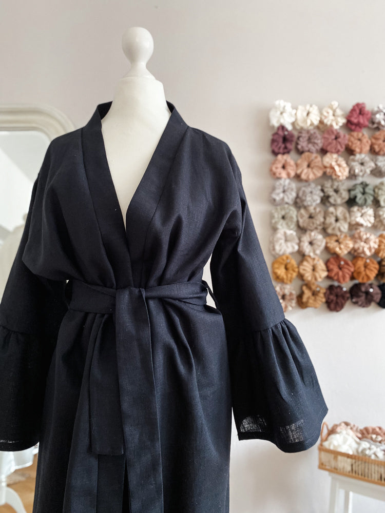 Linen ruffle  robe / black