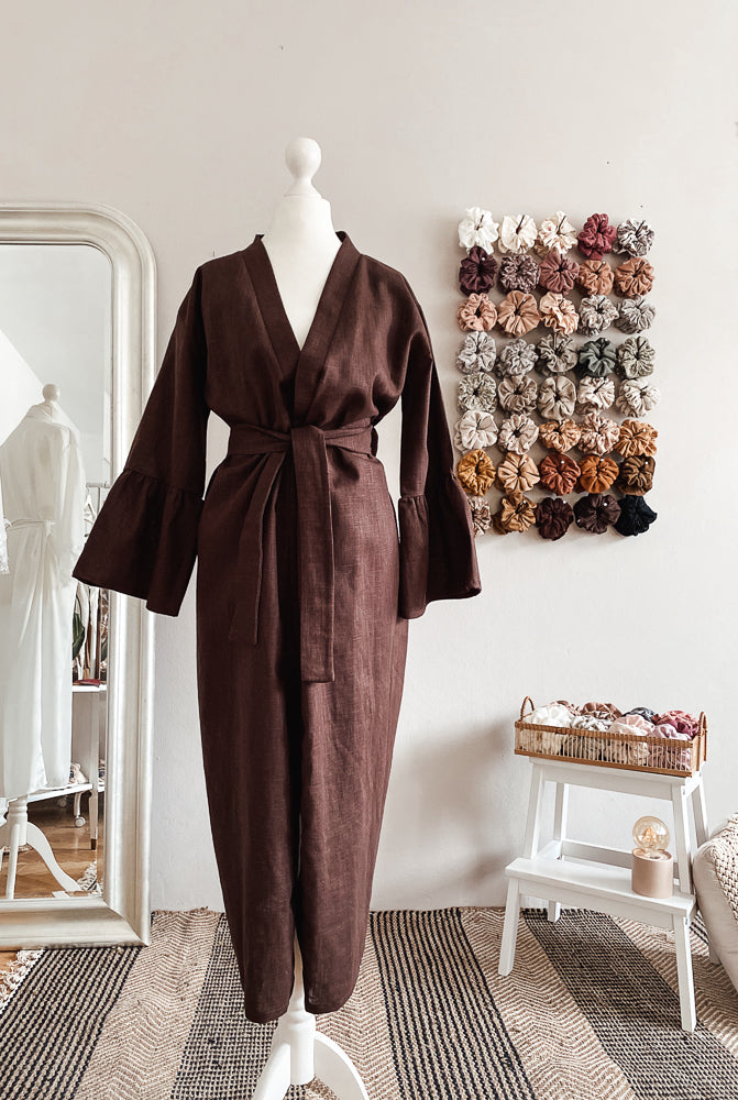 Linen ruffle robe / chocolate