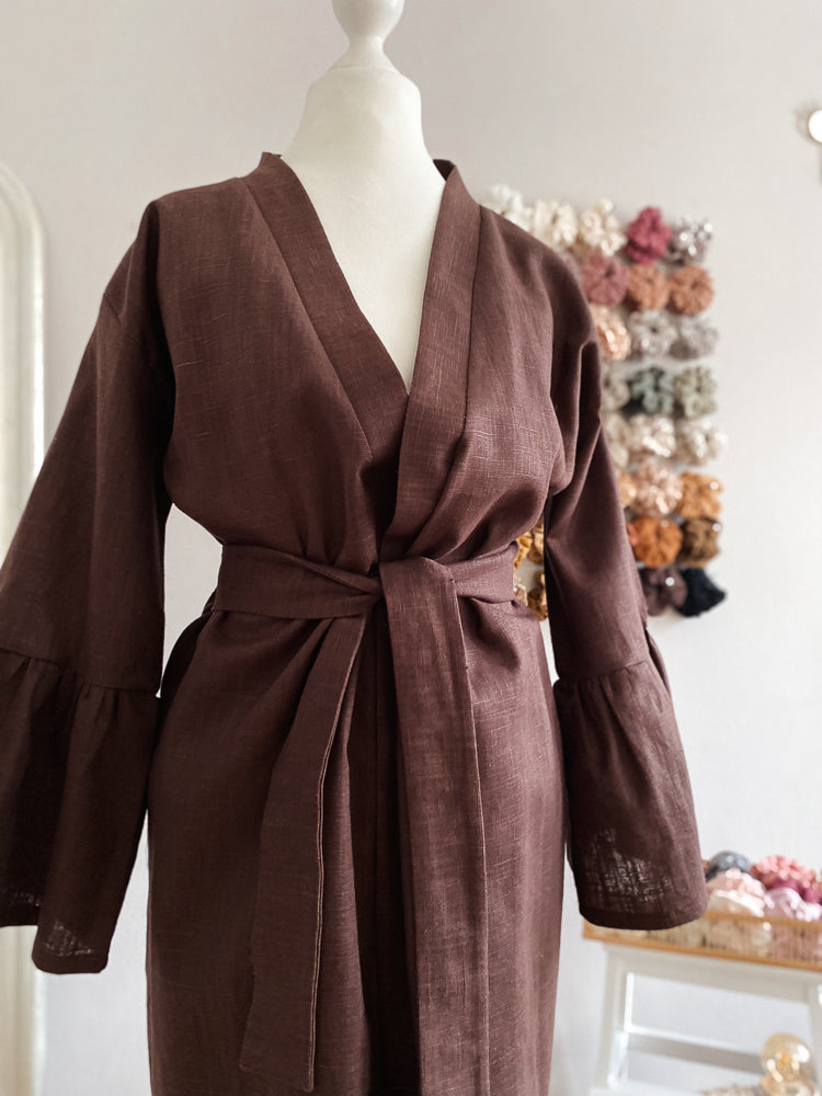Linen ruffle robe / chocolate