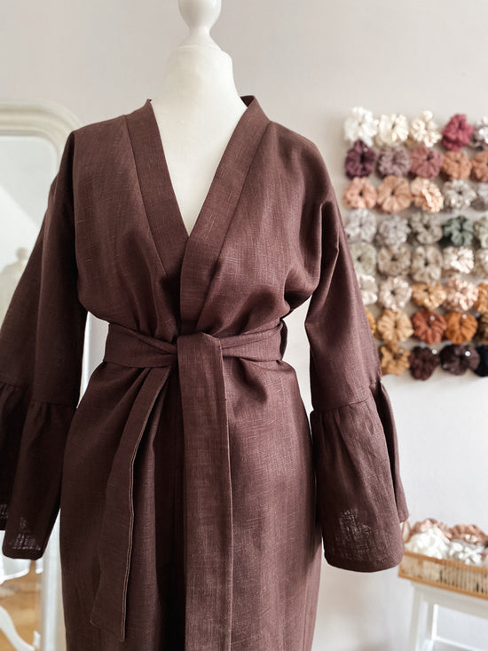 Linen ruffle robe / chocolate
