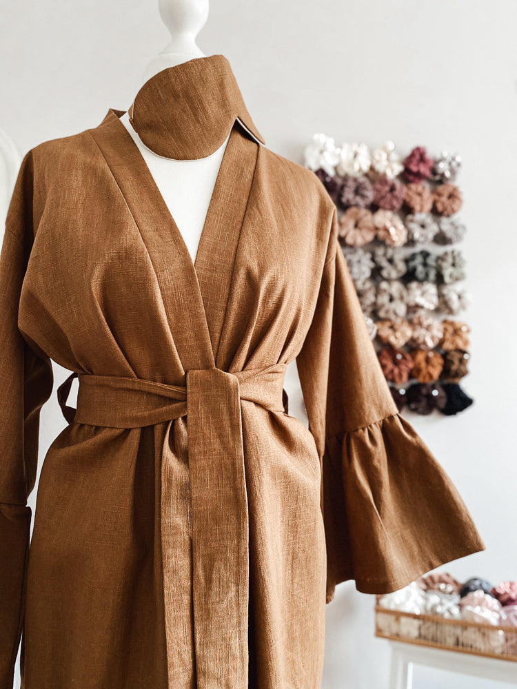 Linen ruffle robe / tan