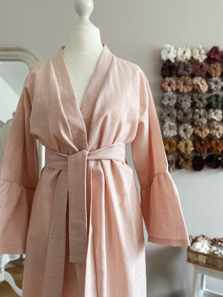 Linen ruffle robe / blush